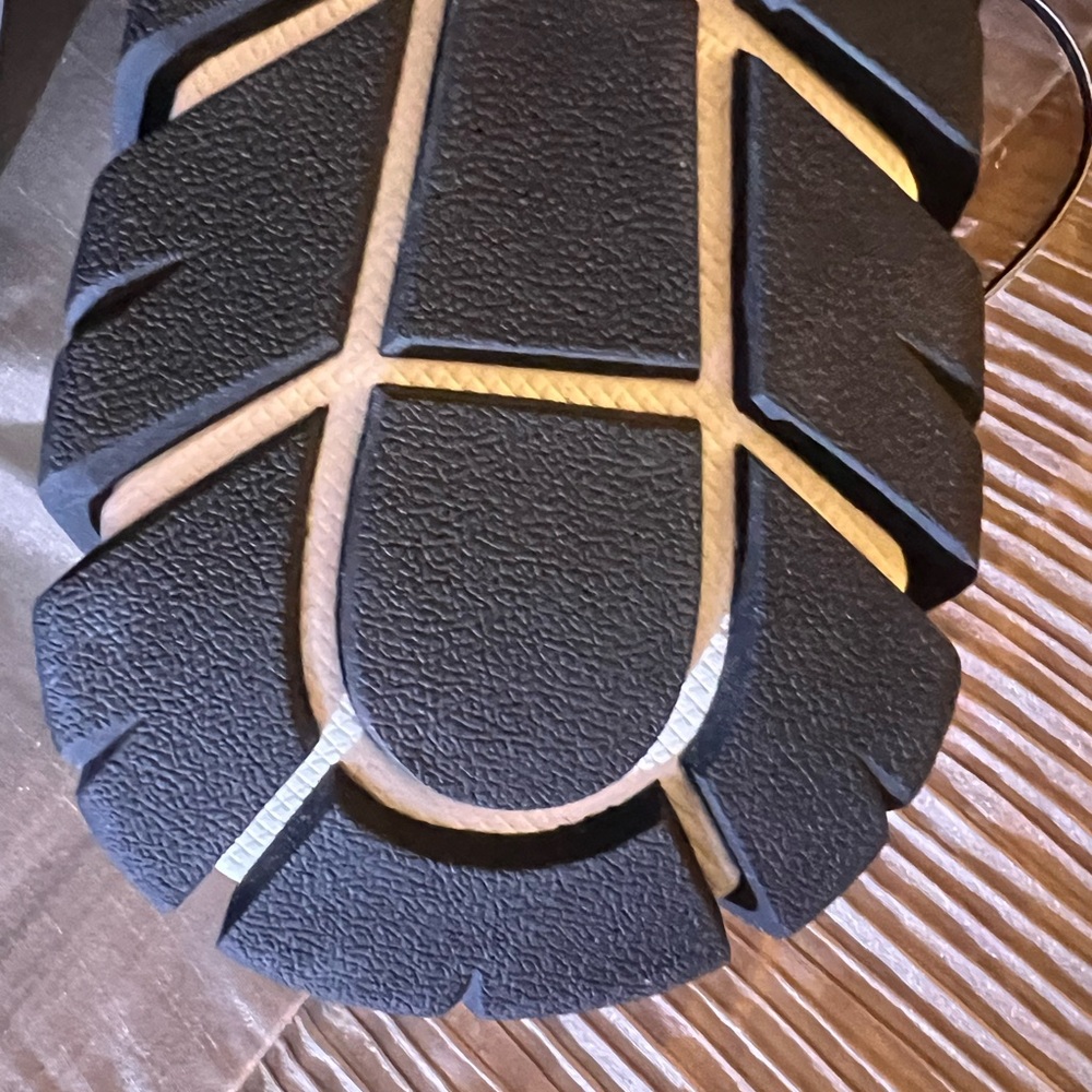 Authentic PRADA sneakers - Picture 8 of 15